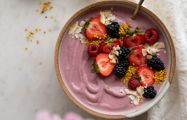 4 Skin Nourishing Ingredients for the Perfect Summer Smoothie Bowl